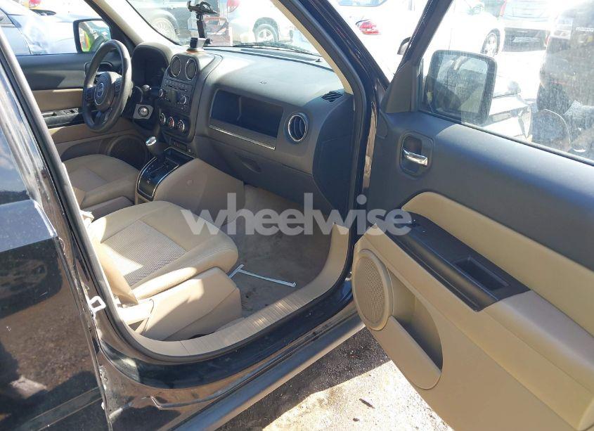 Photo 5 of 2017 Jeep Patriot SPORT FWD (VIN 1C4NJPBA7HD149107)