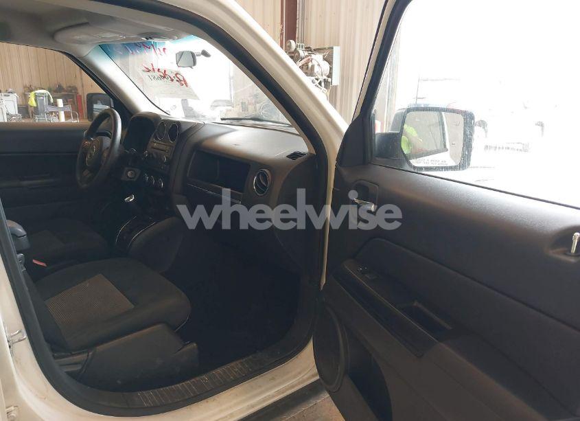 Photo 5 of 2012 Jeep Patriot SPORT (VIN 1C4NJPBA8CD610534)