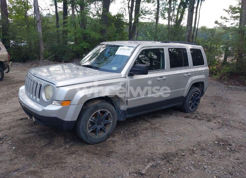 Photo 2 of 2013 Jeep Patriot SPORT (VIN 1C4NJPBA8DD272683)
