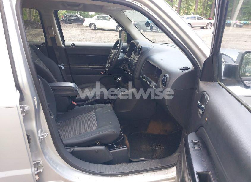 Photo 5 of 2013 Jeep Patriot SPORT (VIN 1C4NJPBA8DD272683)