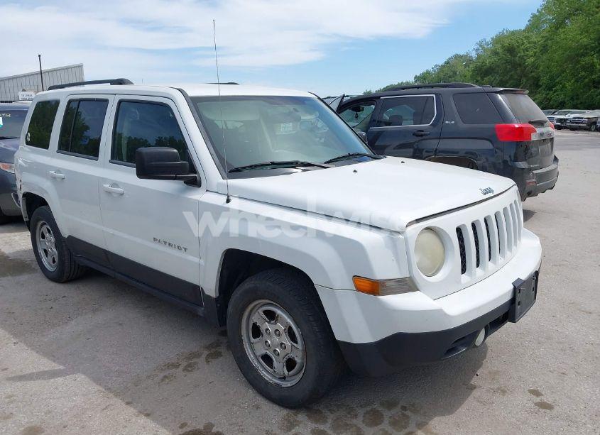 2014 Jeep Patriot SPORT (VIN 1C4NJPBA8ED504989) main photo