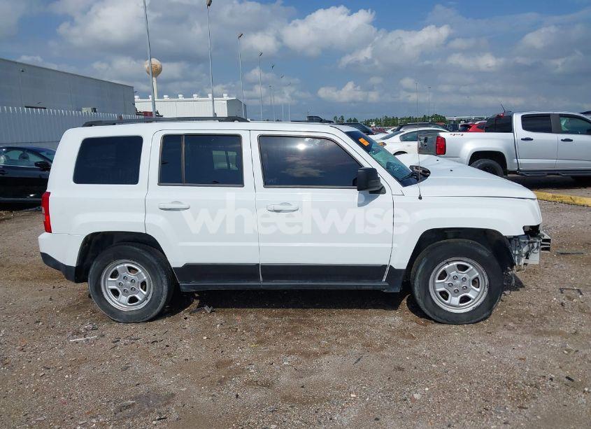 Photo 13 of 2014 Jeep Patriot SPORT (VIN 1C4NJPBA8ED772974)