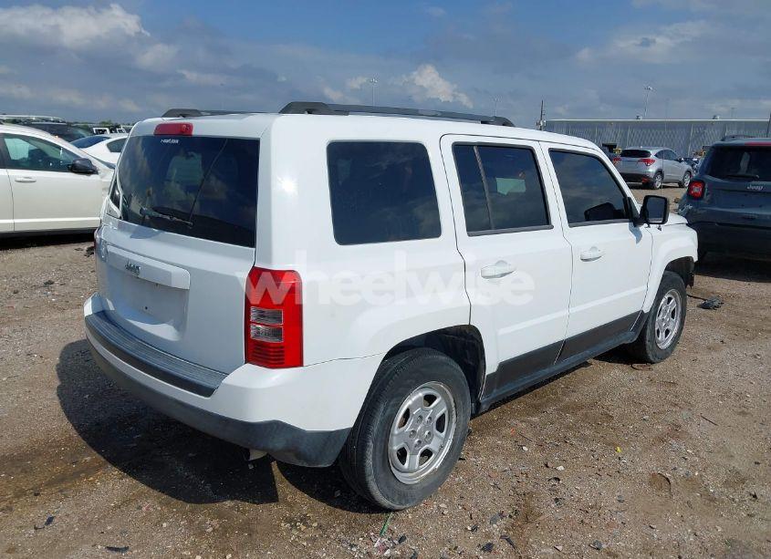 Photo 4 of 2014 Jeep Patriot SPORT (VIN 1C4NJPBA8ED772974)