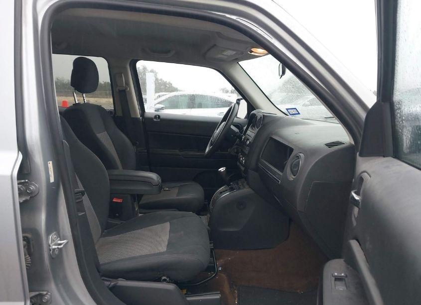 Photo 5 of 2015 Jeep Patriot SPORT (VIN 1C4NJPBA8FD177933)