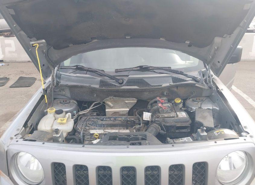 Photo 10 of 2015 Jeep Patriot SPORT (VIN 1C4NJPBA8FD388324)