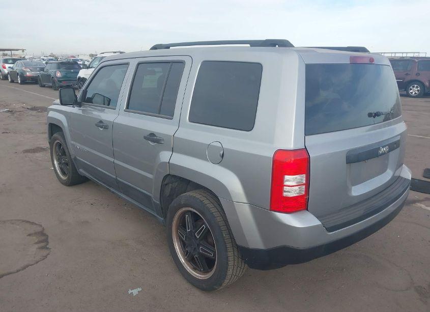 Photo 3 of 2015 Jeep Patriot SPORT (VIN 1C4NJPBA8FD388324)