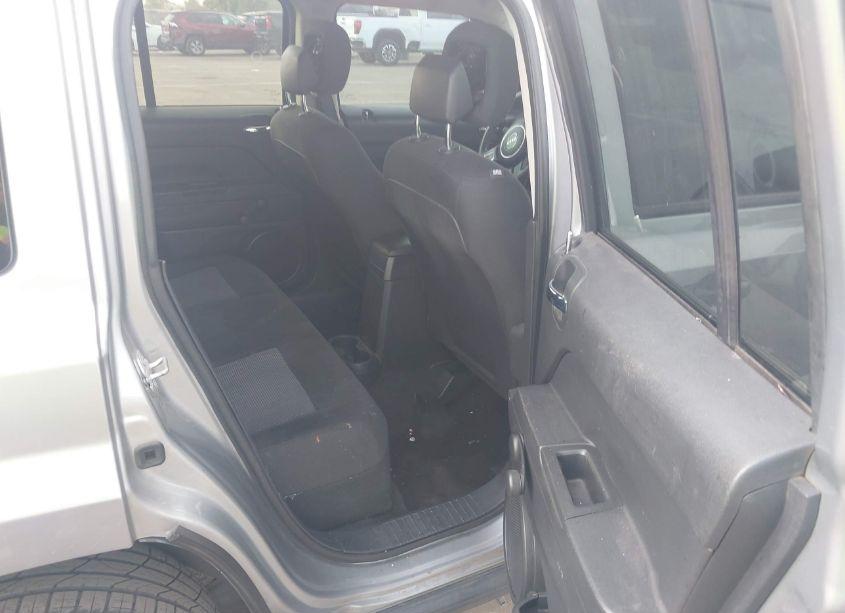 Photo 8 of 2015 Jeep Patriot SPORT (VIN 1C4NJPBA8FD388324)