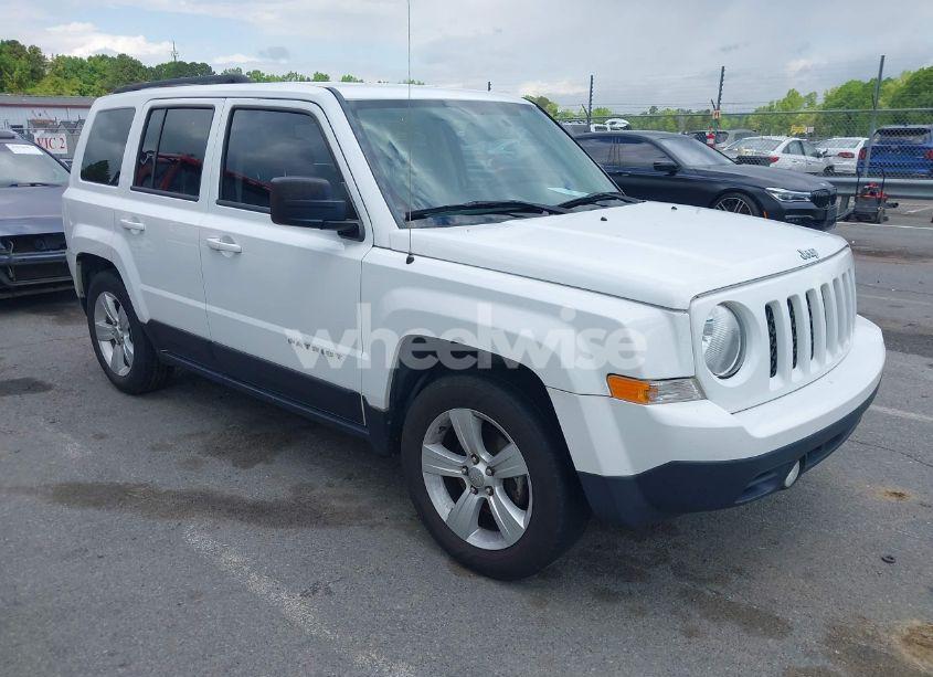 2016 Jeep Patriot SPORT (VIN 1C4NJPBA8GD561843) main photo