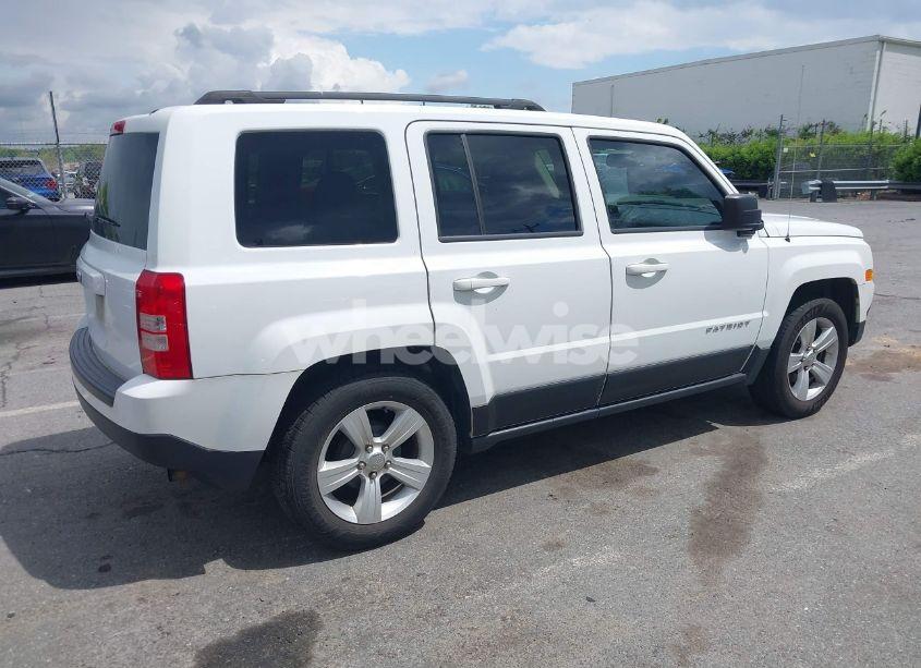 Photo 4 of 2016 Jeep Patriot SPORT (VIN 1C4NJPBA8GD561843)