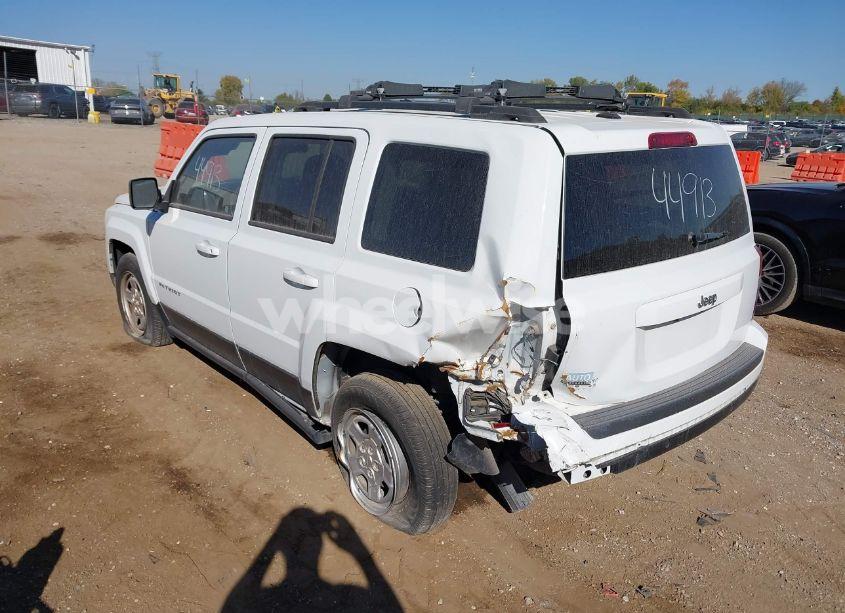 Photo 3 of 2016 Jeep Patriot SPORT (VIN 1C4NJPBA8GD575435)