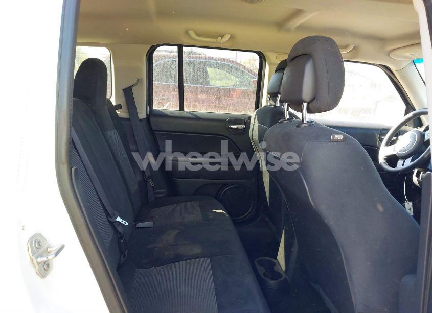 Photo 8 of 2016 Jeep Patriot SPORT (VIN 1C4NJPBA8GD575435)