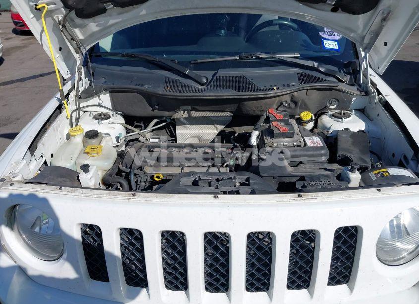 Photo 10 of 2016 Jeep Patriot SPORT SE (VIN 1C4NJPBA8GD634631)