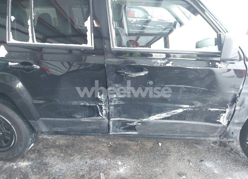 Photo 12 of 2016 Jeep Patriot SPORT (VIN 1C4NJPBA8GD753442)