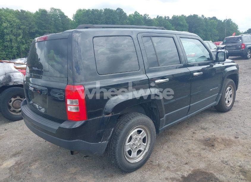 Photo 4 of 2013 Jeep Patriot SPORT (VIN 1C4NJPBA9DD187660)