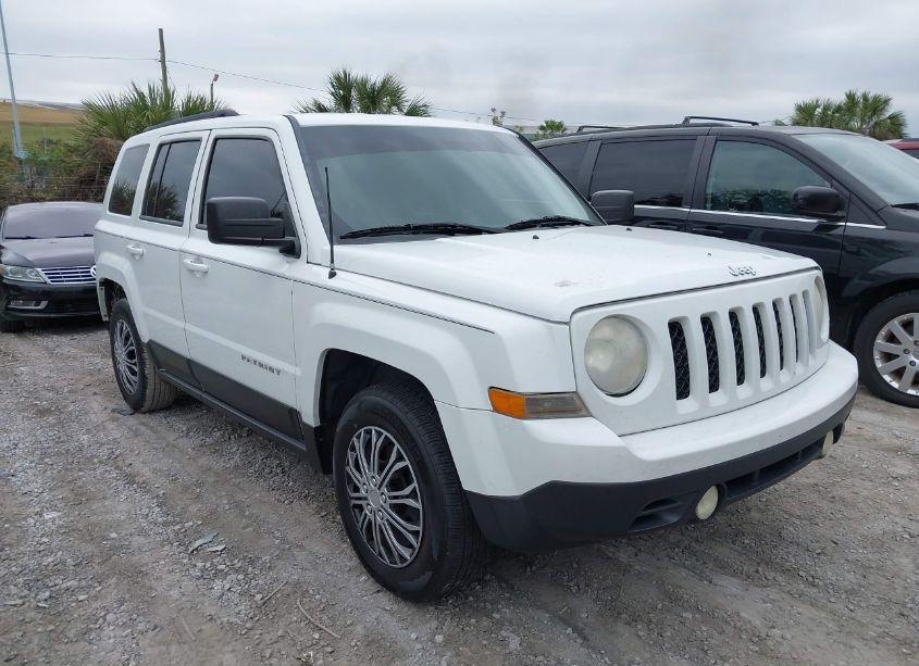 2013 Jeep Patriot SPORT (VIN 1C4NJPBA9DD272630) main photo