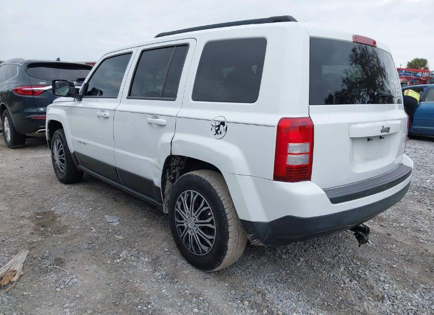 Photo 3 of 2013 Jeep Patriot SPORT (VIN 1C4NJPBA9DD272630)