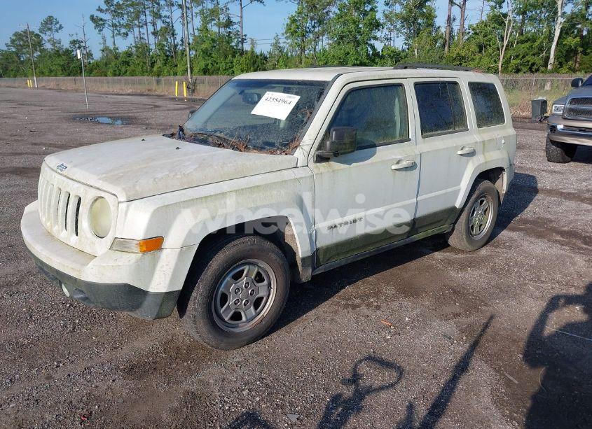 Photo 2 of 2014 Jeep Patriot SPORT (VIN 1C4NJPBA9ED533417)