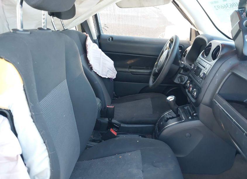 Photo 5 of 2014 Jeep Patriot SPORT (VIN 1C4NJPBA9ED535426)