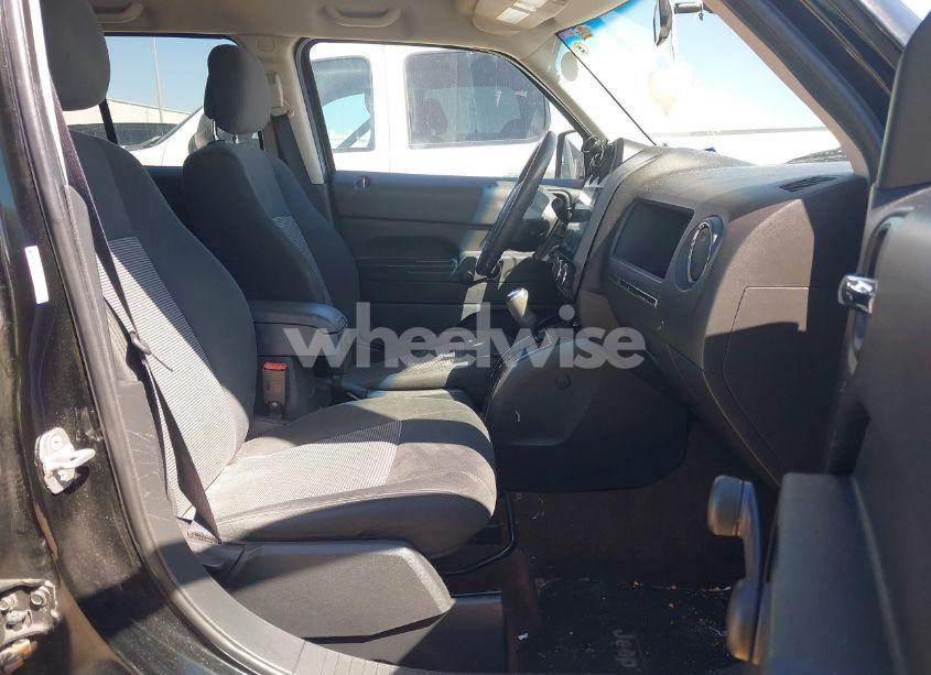 Photo 5 of 2014 Jeep Patriot SPORT (VIN 1C4NJPBA9ED589020)