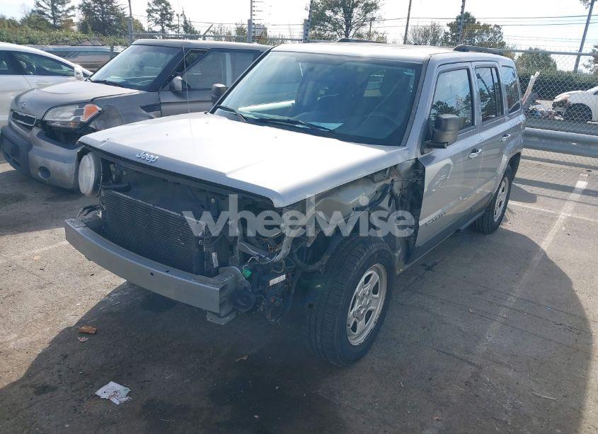 Photo 2 of 2014 Jeep Patriot SPORT (VIN 1C4NJPBA9ED740244)