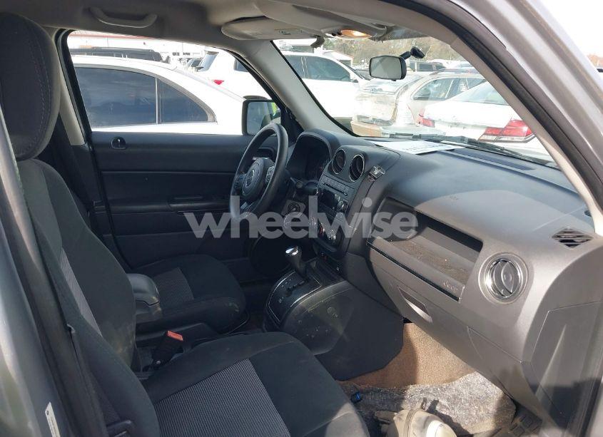 Photo 5 of 2014 Jeep Patriot SPORT (VIN 1C4NJPBA9ED740244)