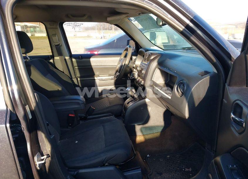 Photo 5 of 2014 Jeep Patriot ALTITUDE (VIN 1C4NJPBA9ED752653)