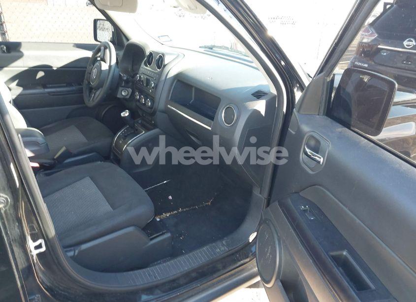 Photo 5 of 2014 Jeep Patriot ALTITUDE (VIN 1C4NJPBA9ED803164)