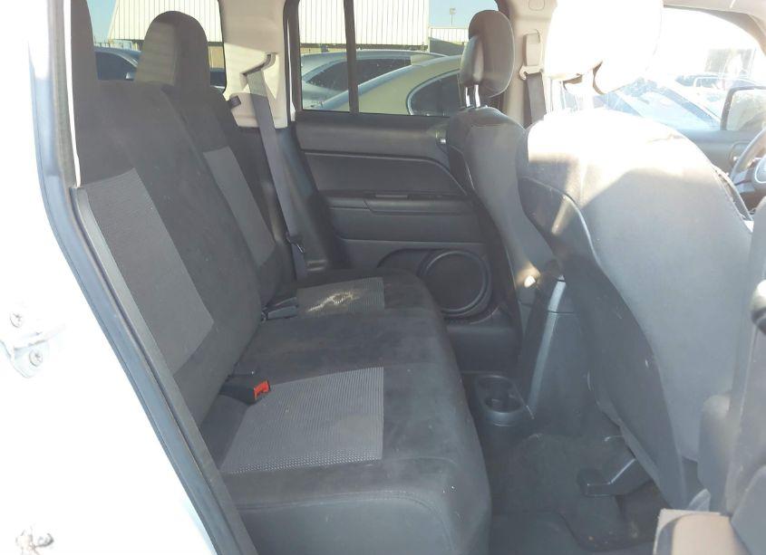 Photo 8 of 2015 Jeep Patriot SPORT (VIN 1C4NJPBA9FD285560)