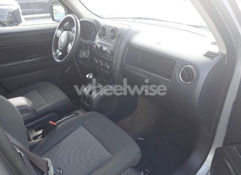 Photo 5 of 2015 Jeep Patriot SPORT (VIN 1C4NJPBA9FD386274)