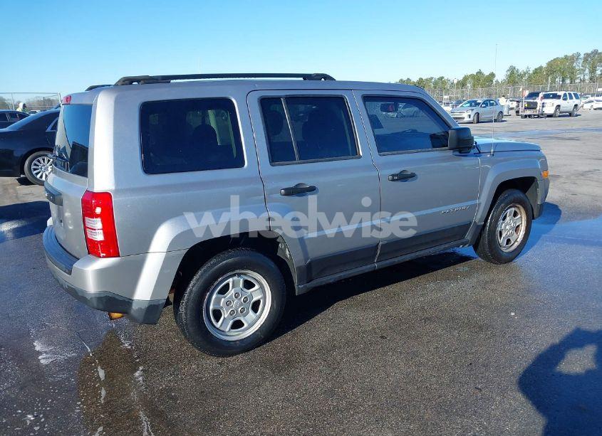 Photo 4 of 2016 Jeep Patriot SPORT (VIN 1C4NJPBA9GD589182)