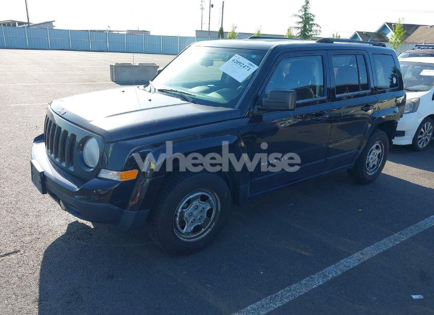 Photo 2 of 2014 Jeep Patriot SPORT (VIN 1C4NJPBAXED533555)