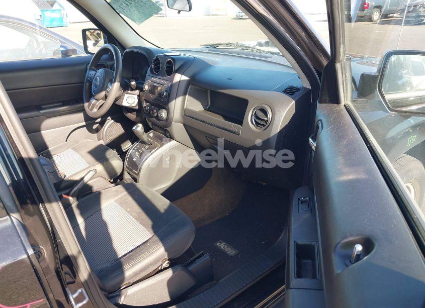 Photo 5 of 2014 Jeep Patriot SPORT (VIN 1C4NJPBAXED533555)