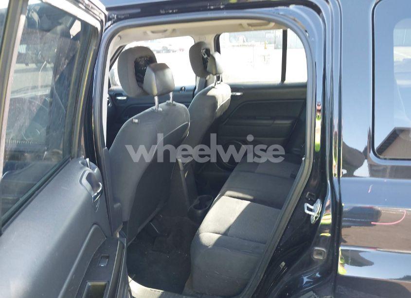 Photo 8 of 2014 Jeep Patriot SPORT (VIN 1C4NJPBAXED533555)