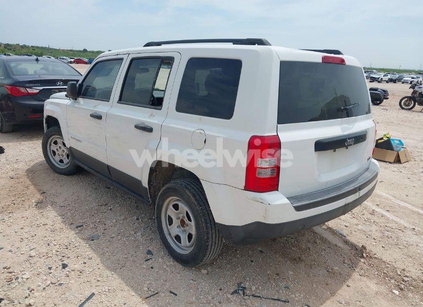 Photo 3 of 2014 Jeep Patriot SPORT (VIN 1C4NJPBAXED547553)