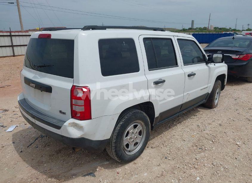 Photo 4 of 2014 Jeep Patriot SPORT (VIN 1C4NJPBAXED547553)