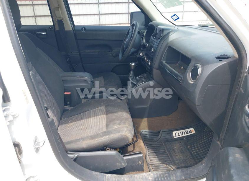 Photo 5 of 2014 Jeep Patriot SPORT (VIN 1C4NJPBAXED547553)