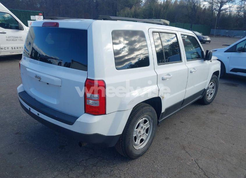 Photo 4 of 2014 Jeep Patriot SPORT (VIN 1C4NJPBAXED729642)