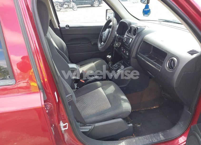 Photo 5 of 2014 Jeep Patriot SPORT (VIN 1C4NJPBAXED812973)