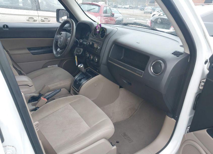 Photo 5 of 2015 Jeep Patriot SPORT (VIN 1C4NJPBAXFD409710)