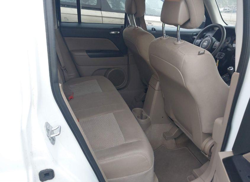 Photo 8 of 2015 Jeep Patriot SPORT (VIN 1C4NJPBAXFD409710)