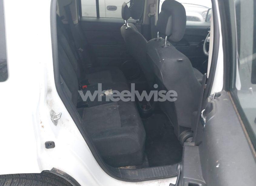 Photo 8 of 2015 Jeep Patriot SPORT (VIN 1C4NJPBAXFD419508)