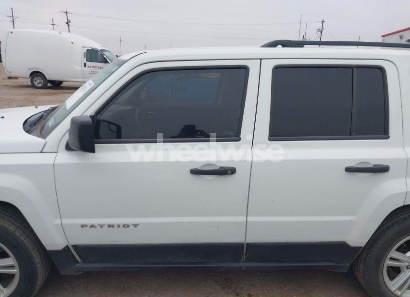 Photo 14 of 2015 Jeep Patriot SPORT (VIN 1C4NJPBAXFD438382)