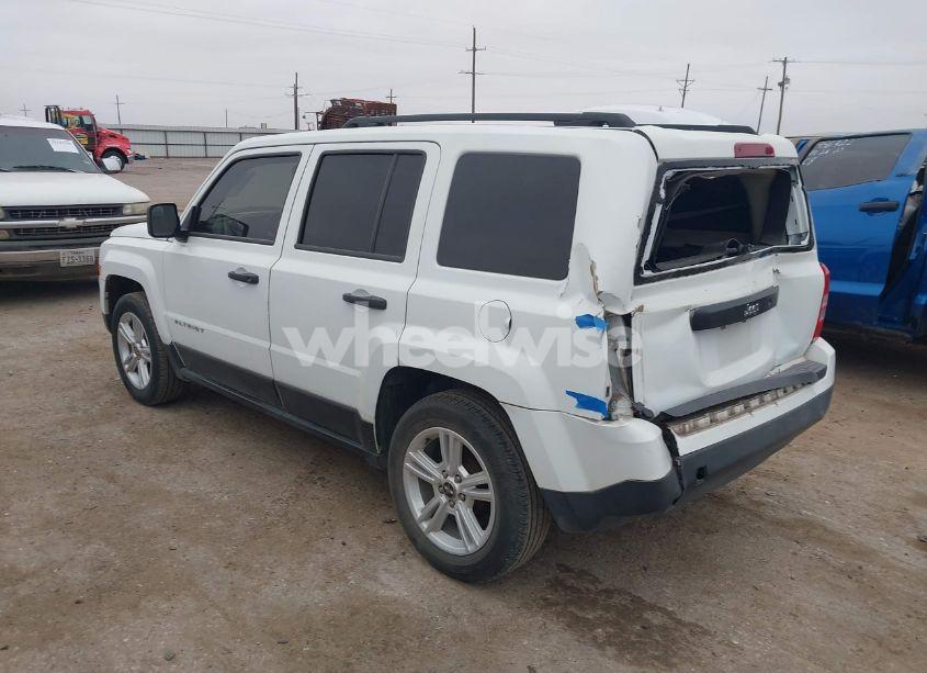 Photo 3 of 2015 Jeep Patriot SPORT (VIN 1C4NJPBAXFD438382)