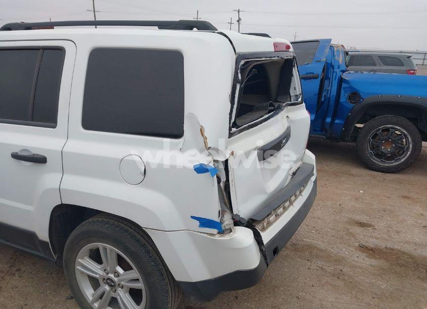 Photo 6 of 2015 Jeep Patriot SPORT (VIN 1C4NJPBAXFD438382)