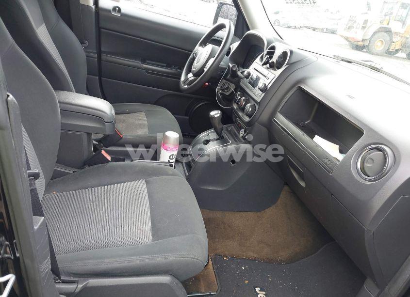 Photo 5 of 2016 Jeep Patriot SPORT (VIN 1C4NJPBAXGD641130)