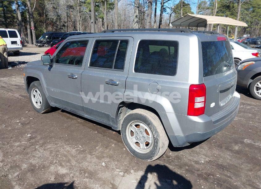 Photo 3 of 2016 Jeep Patriot SPORT (VIN 1C4NJPBAXGD648613)