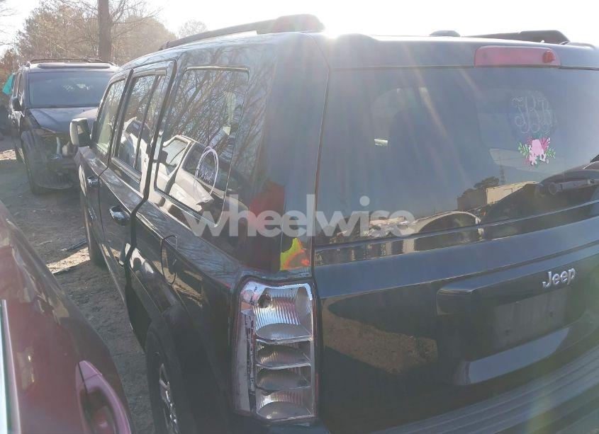 Photo 3 of 2016 Jeep Patriot SPORT (VIN 1C4NJPBAXGD688514)