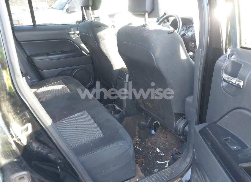 Photo 8 of 2016 Jeep Patriot SPORT (VIN 1C4NJPBAXGD688514)