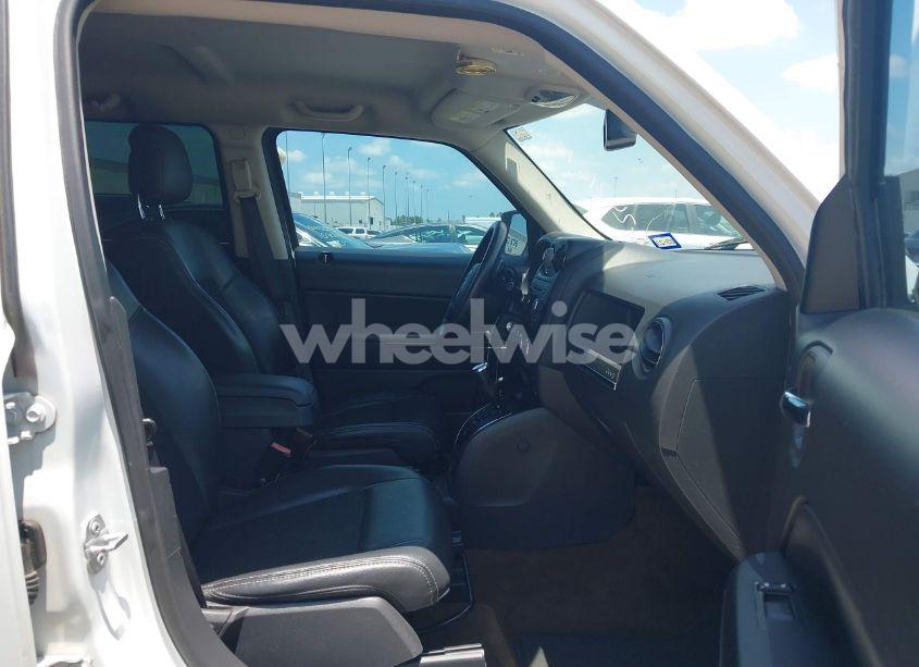 Photo 5 of 2016 Jeep Patriot SPORT SE (VIN 1C4NJPBAXGD711368)