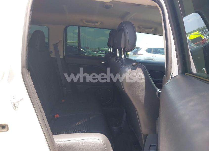 Photo 8 of 2016 Jeep Patriot SPORT SE (VIN 1C4NJPBAXGD711368)